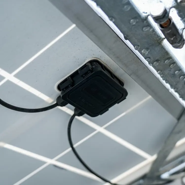 Photovoltaic energy storage grid connection detection